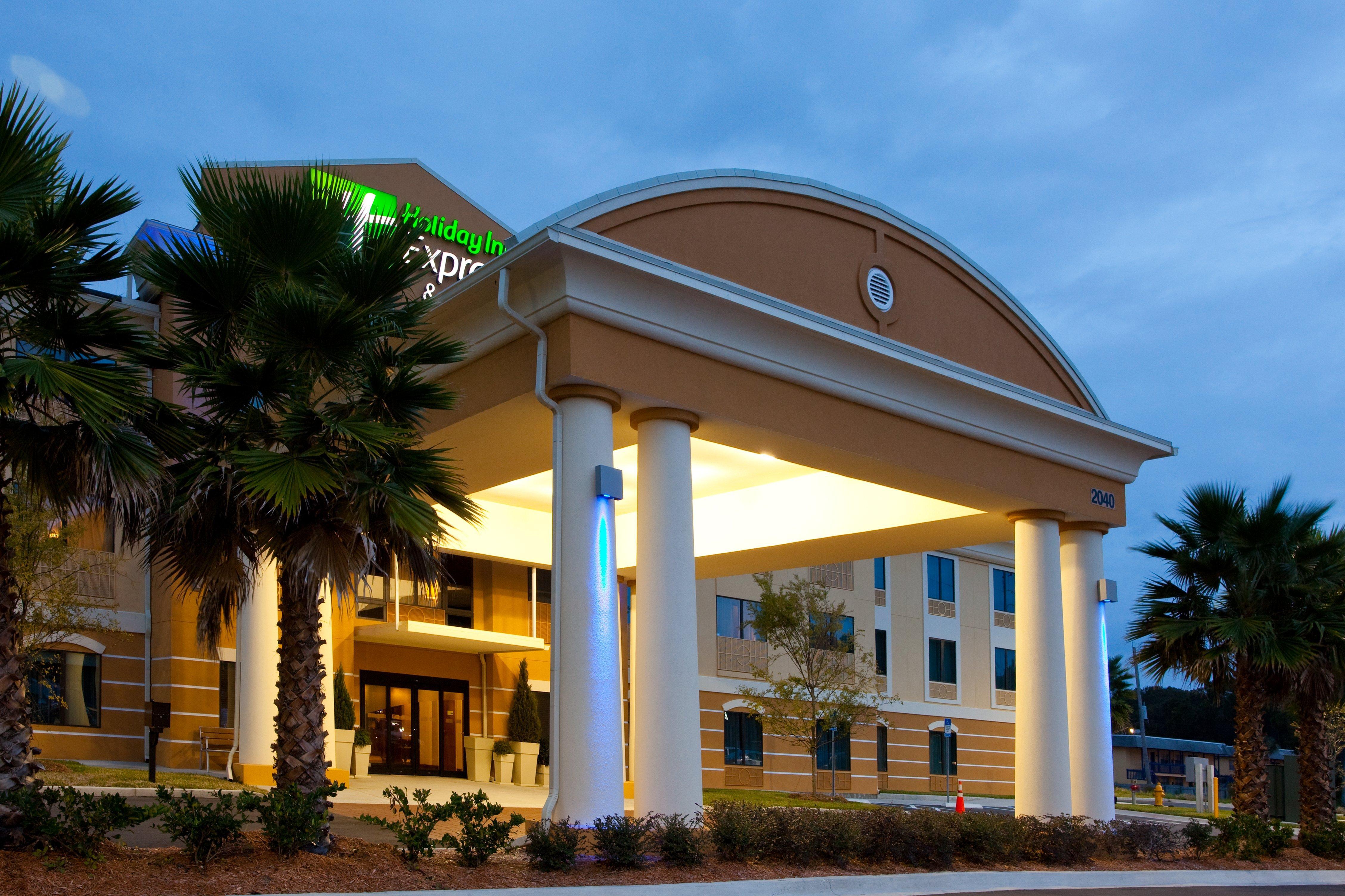 Holiday Inn Express & Suites Jacksonville - Atlantic Beach By Ihg Exterior photo